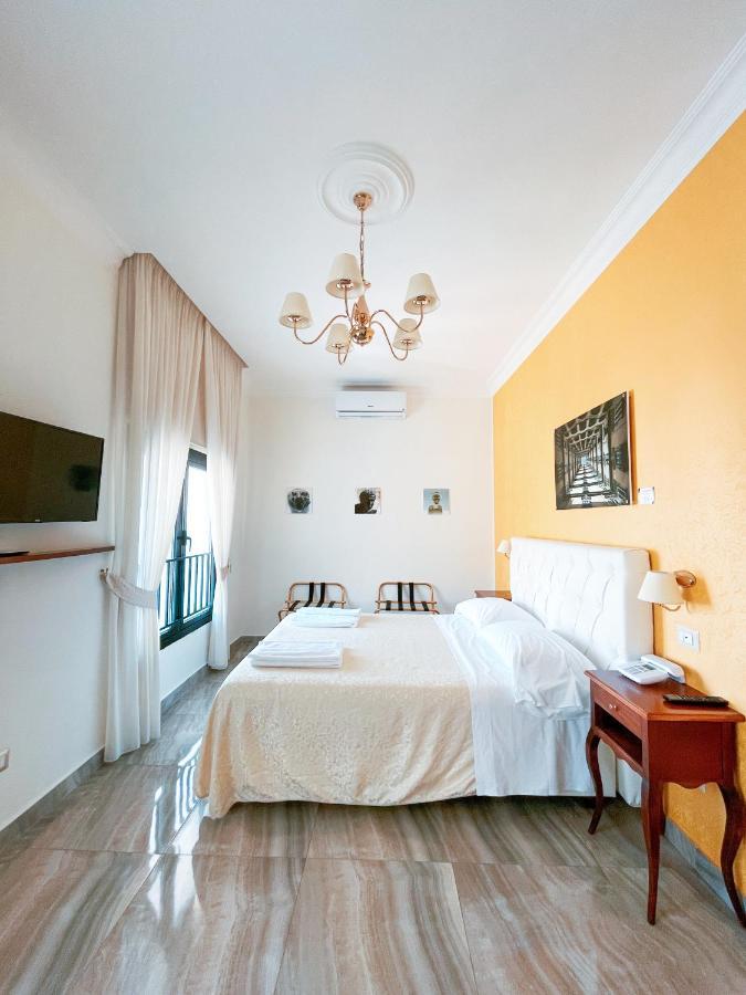 Neapolitantrips Hotel Екстериор снимка