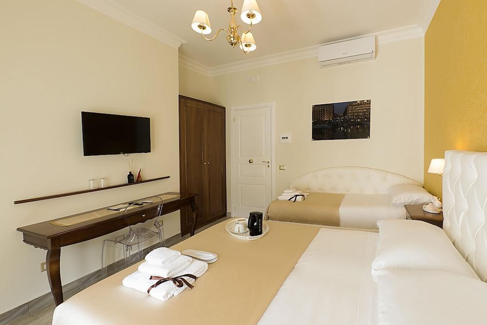 Neapolitantrips Hotel Екстериор снимка