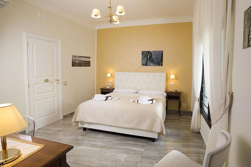 Neapolitantrips Hotel Екстериор снимка