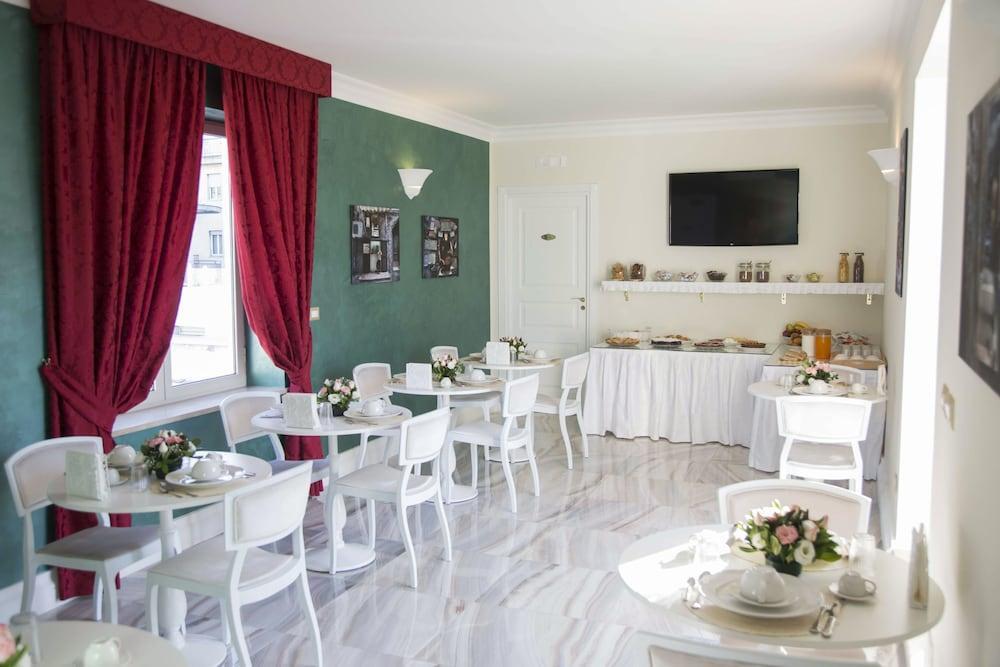 Neapolitantrips Hotel Екстериор снимка